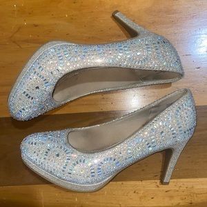 Champagne Glittery and Rhinestoned High-Heels (Women 8 1/2)